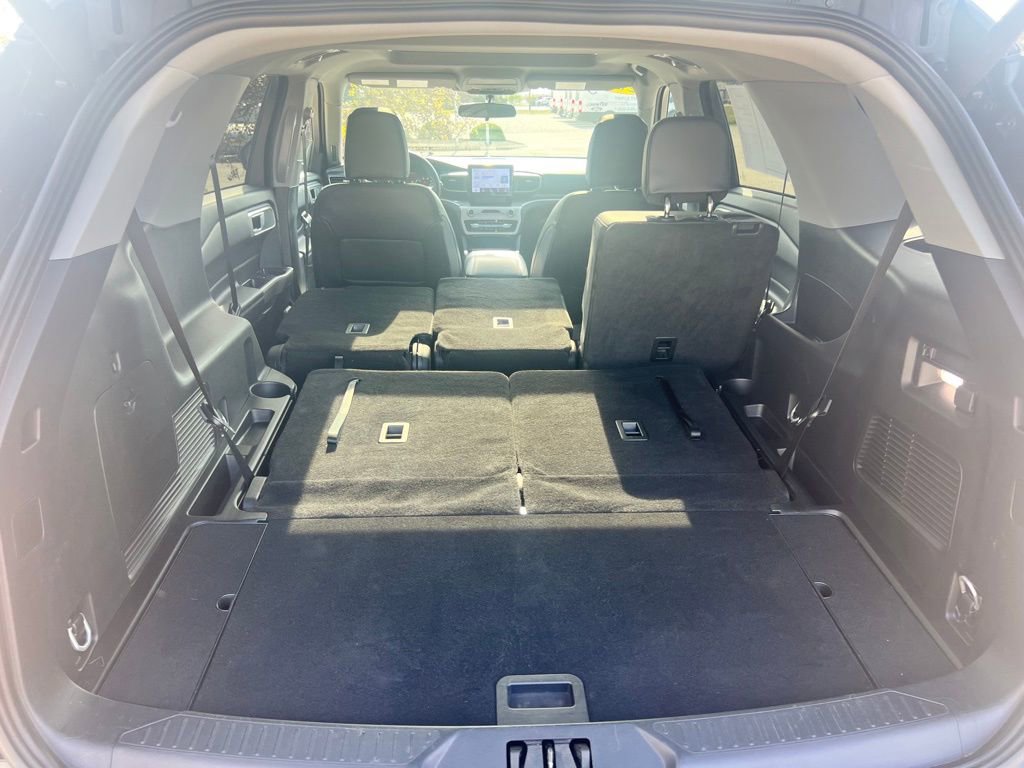 Used 2023 Ford Explorer XLT w/ Equipment Group 202A image 27
