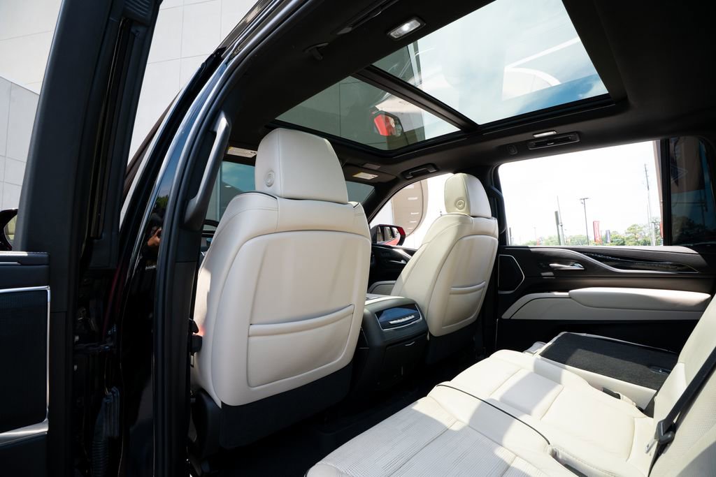 Used 2021 Cadillac Escalade ESV Sport AWD/4WD image 42