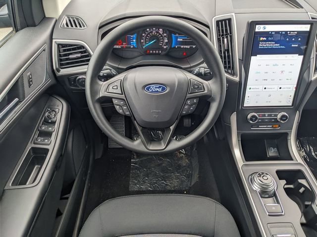 New 2024 Ford Edge SE w/ Black Appearance Package image 12