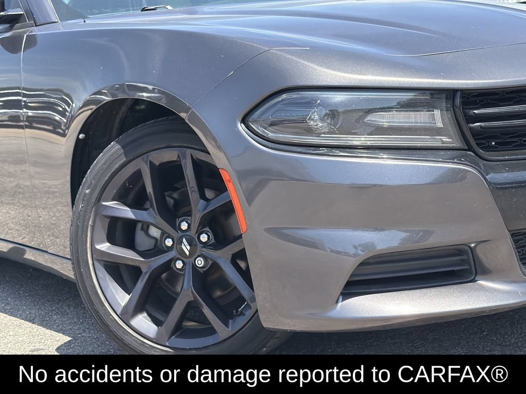 Used 2019 Dodge Charger SXT w/ Blacktop Package RWD image 2