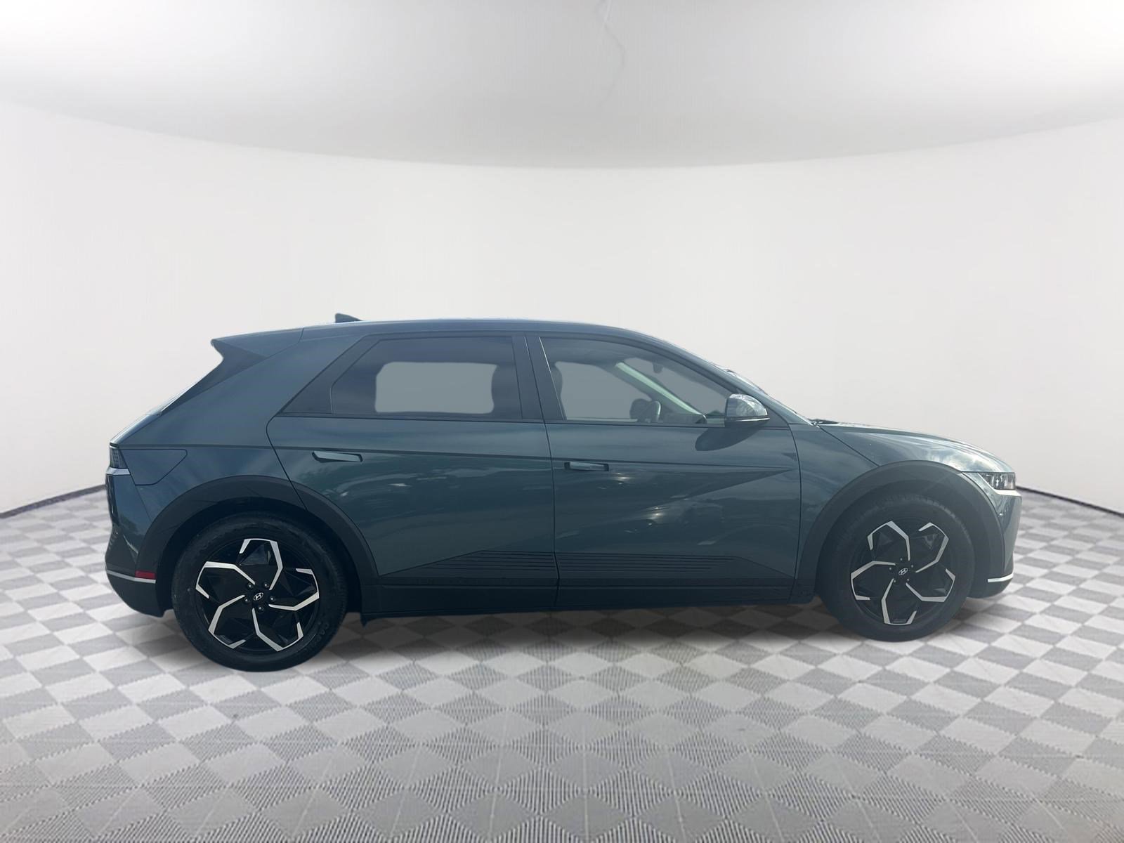 Used 2024 Hyundai Ioniq 5 SEL RWD image 4