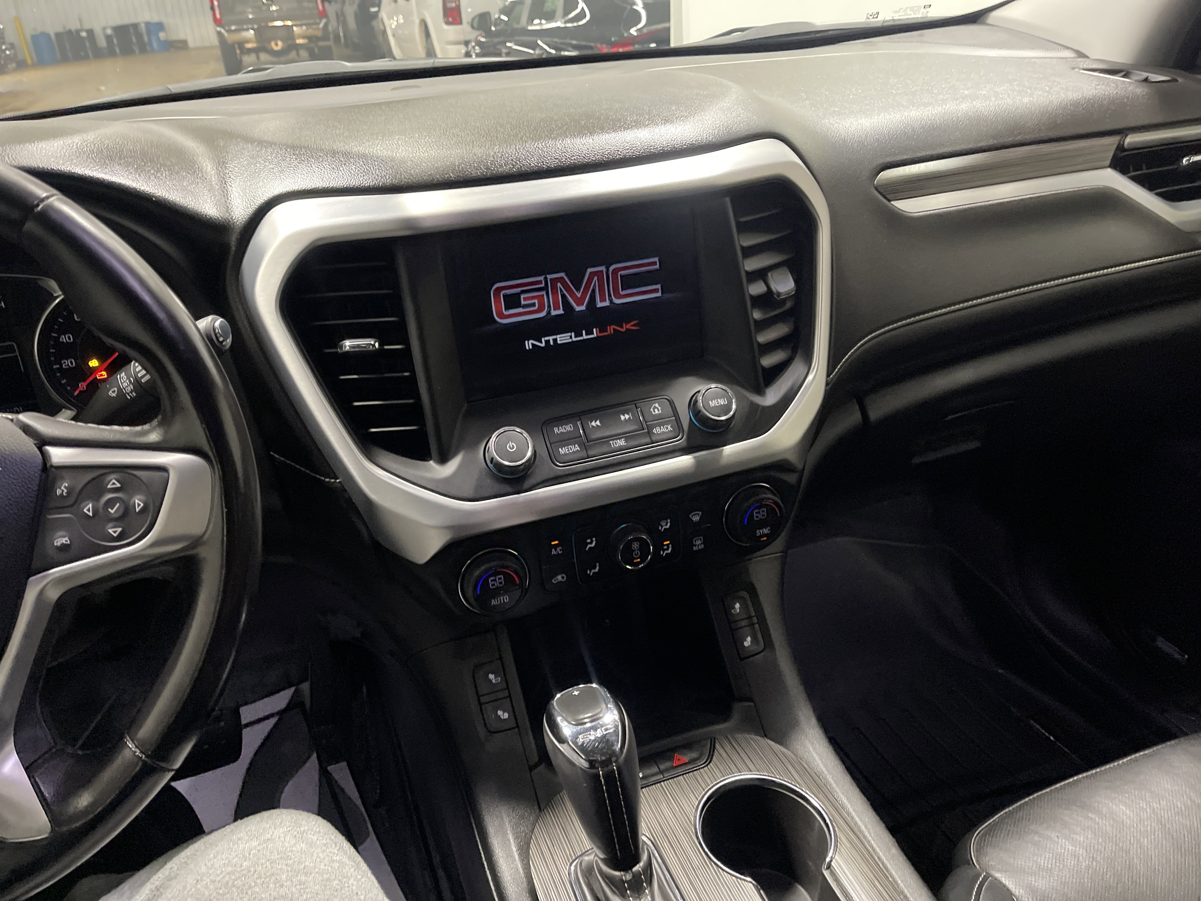 Used 2019 GMC Acadia SLT AWD/4WD image 29
