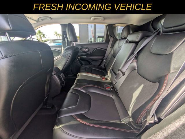 Used 2022 Jeep Cherokee Trailhawk w/ Sound & Nav Group AWD/4WD image 12