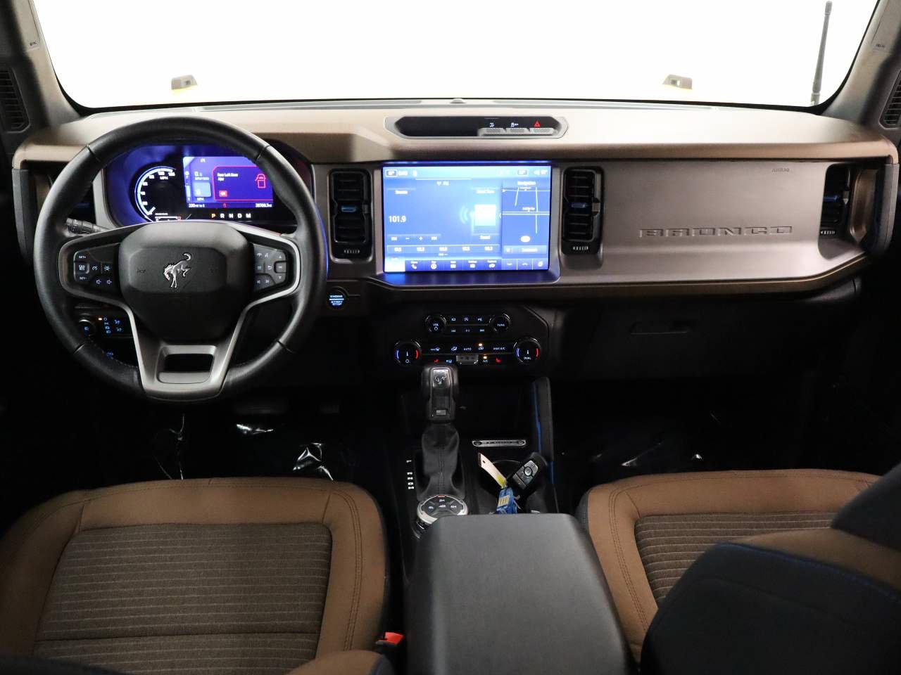 Used 2022 Ford Bronco Outer Banks AWD/4WD image 16