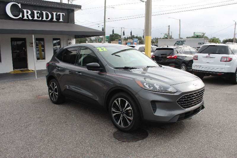 Used 2022 Ford Escape SE w/ SE Sport Appearance Package