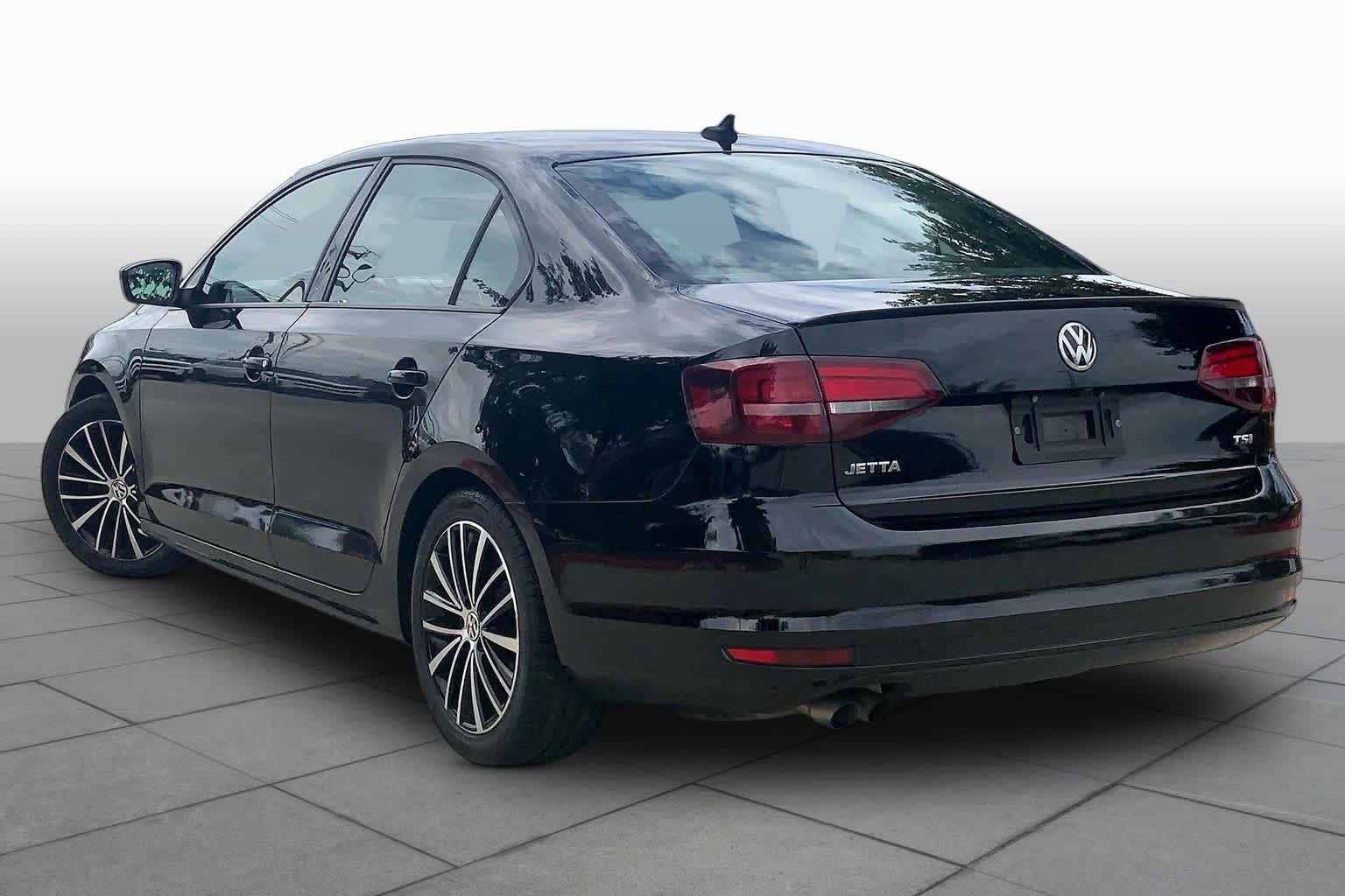 Used 2016 Volkswagen Jetta Sport FWD image 11