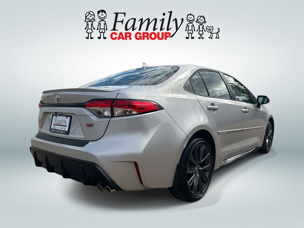 Used 2025 Toyota Corolla SE image 3