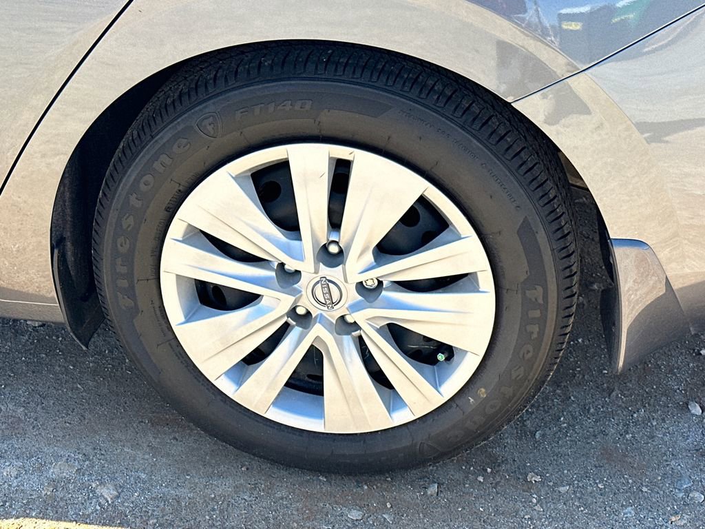 Used 2025 Nissan Sentra S image 19