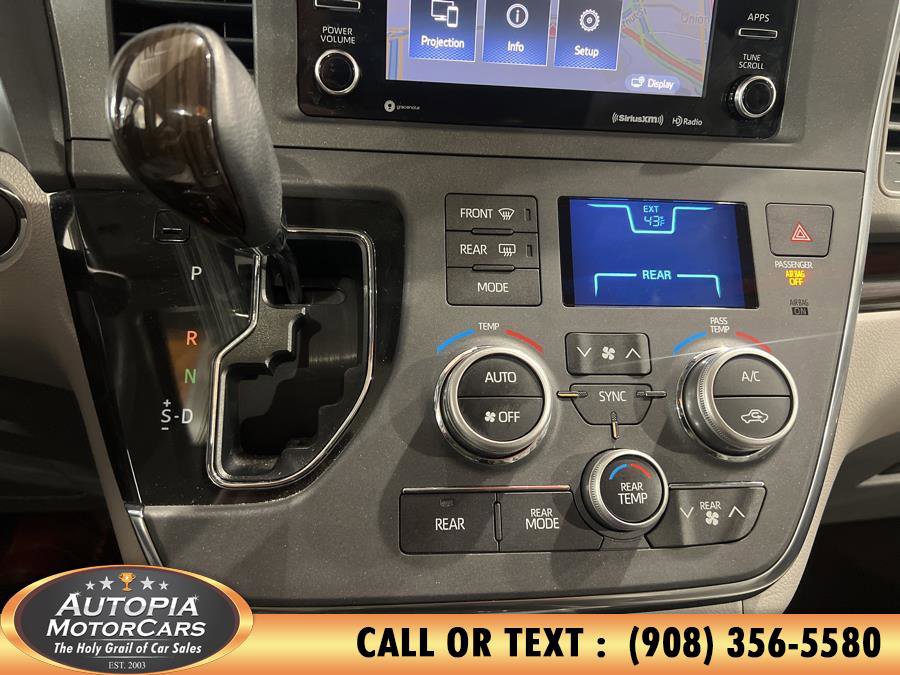 Used 2019 Toyota Sienna XLE image 46