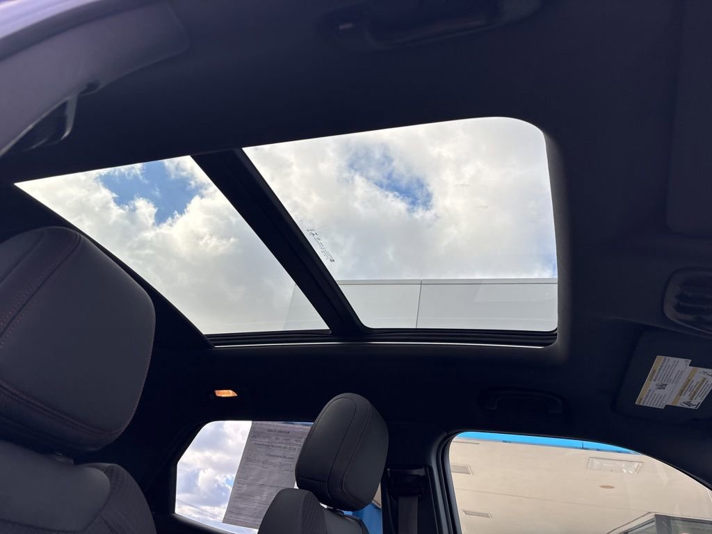 Used 2022 Chevrolet TrailBlazer RS w/ Sun and Liftgate Package image 27