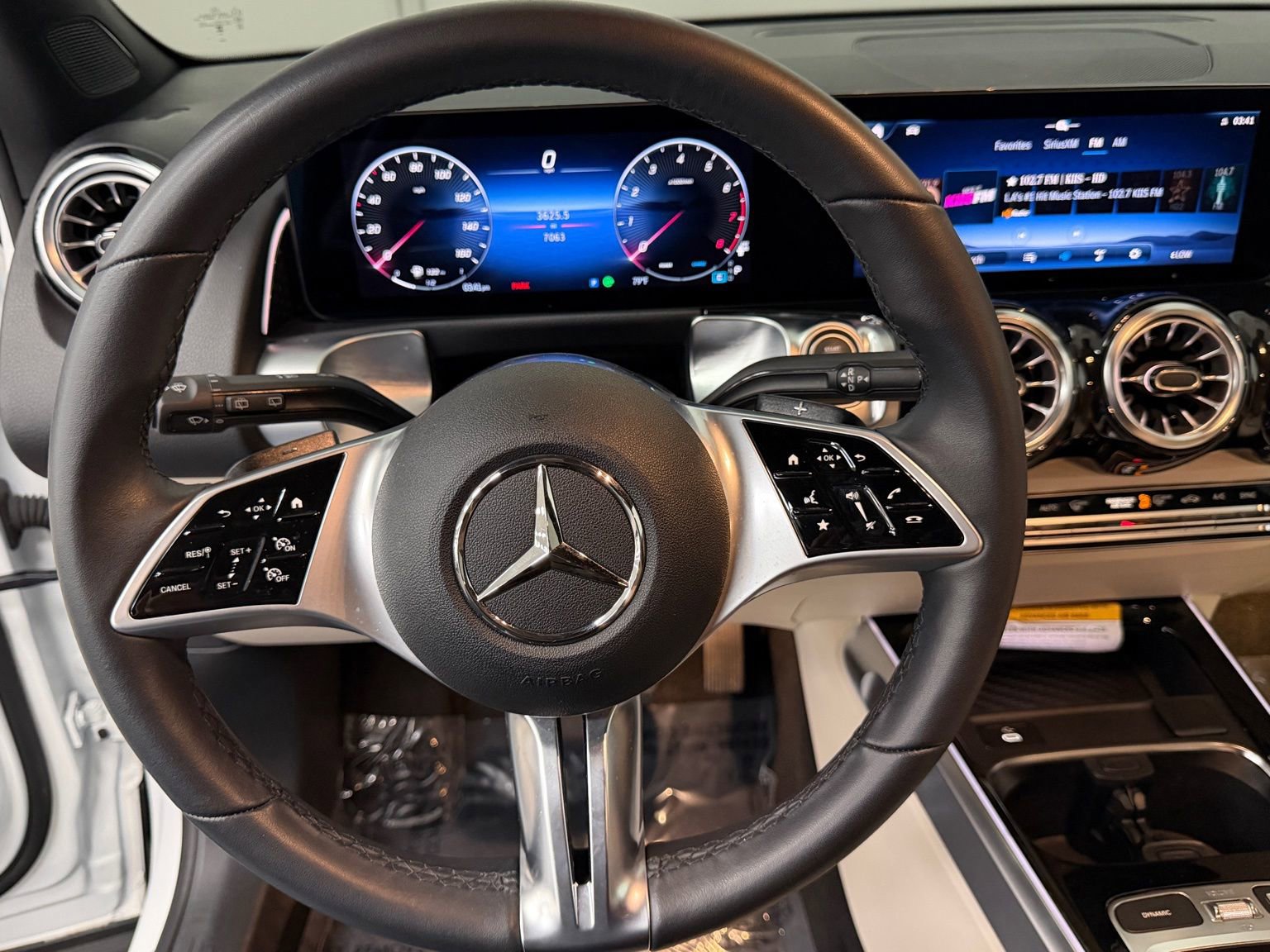 Used 2025 Mercedes-Benz GLB 250 image 26