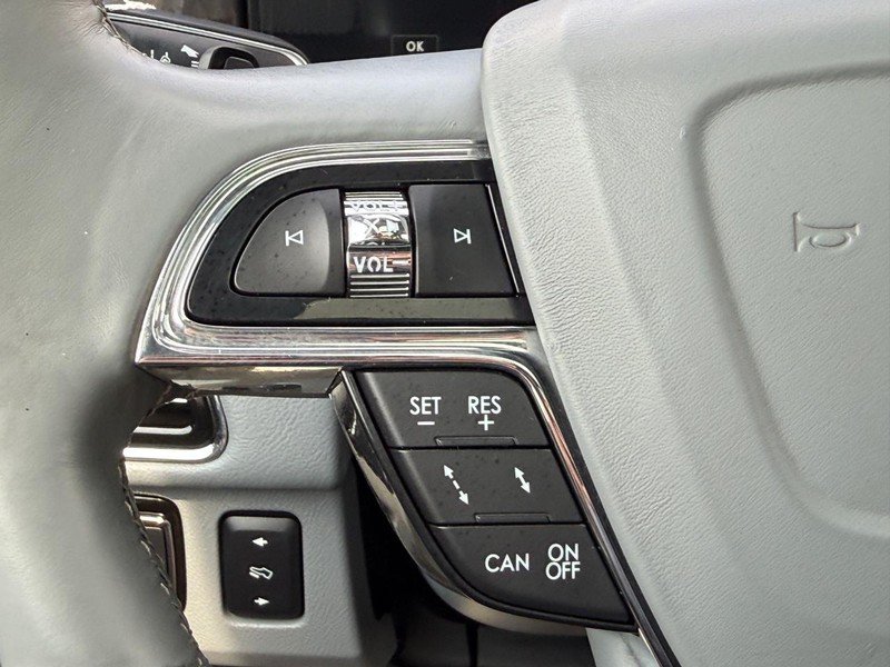 Used 2018 Lincoln Navigator L Reserve w/ Technology Package AWD/4WD image 17