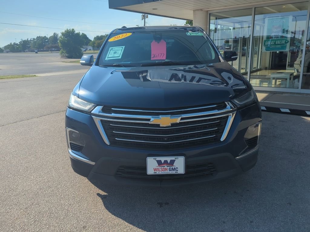 Used 2022 Chevrolet Traverse LT FWD image 2