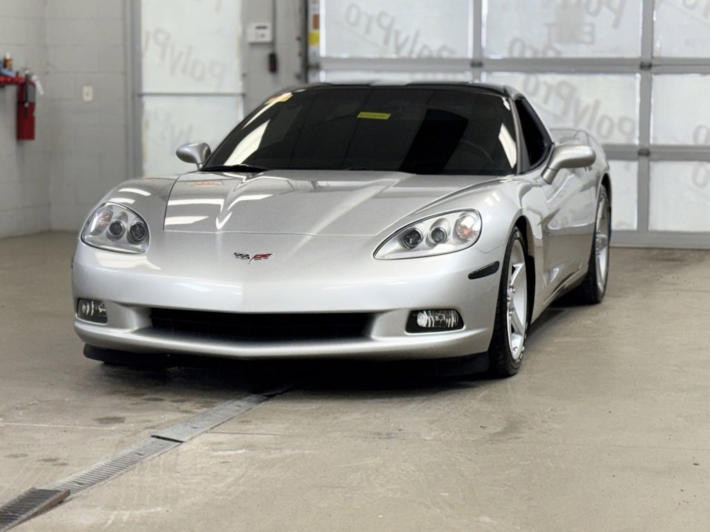 Used 2005 Chevrolet Corvette Base w/ Preferred Equipment Group image 3