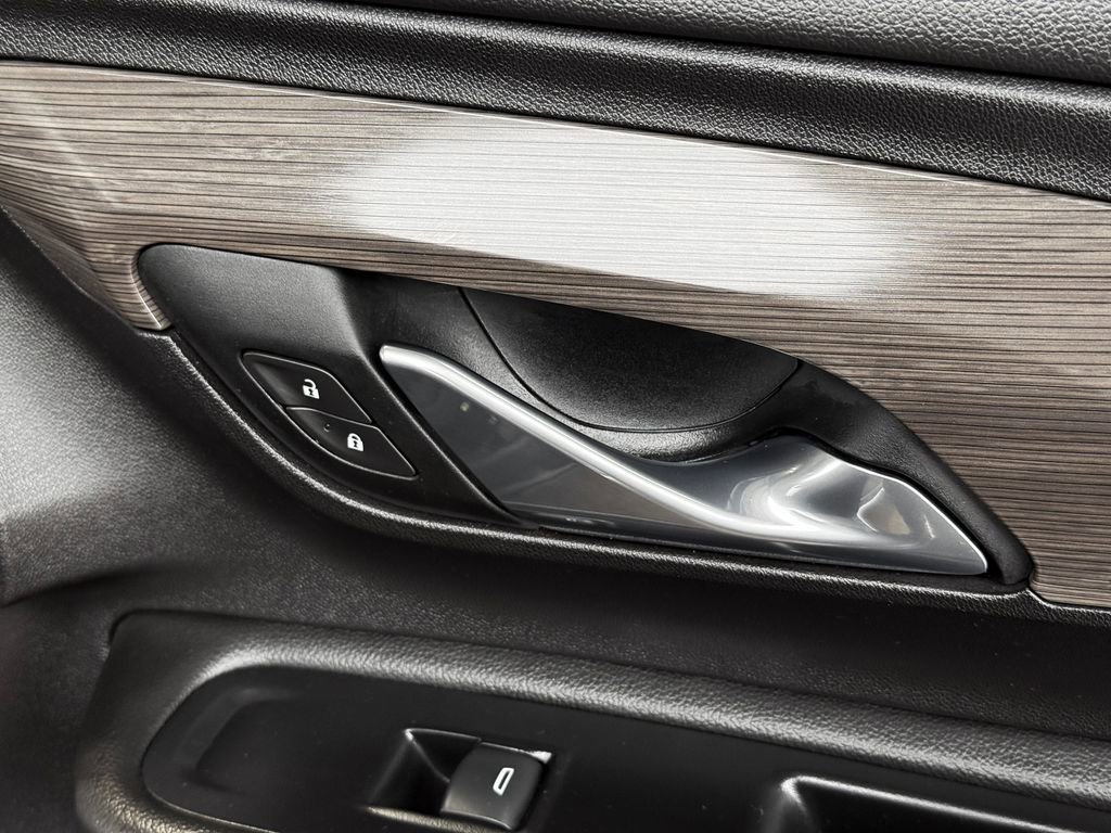 Used 2024 GMC Terrain Denali w/ Denali Premium Package image 24