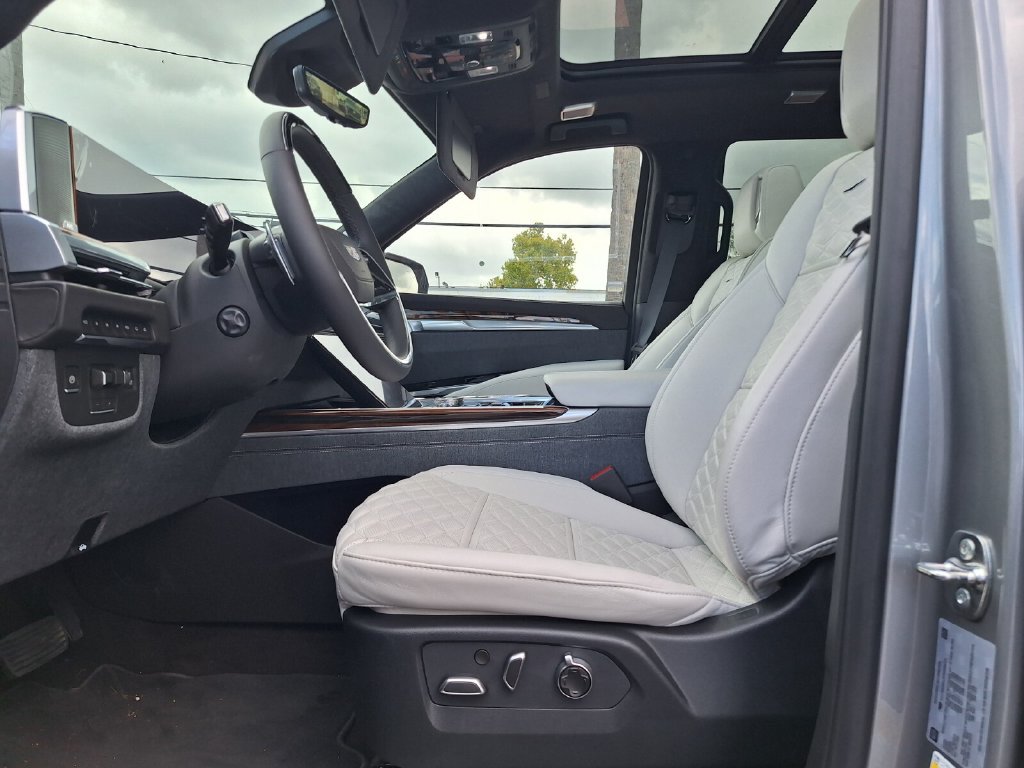 New 2026 Cadillac Escalade Platinum Luxury AWD/4WD image 14