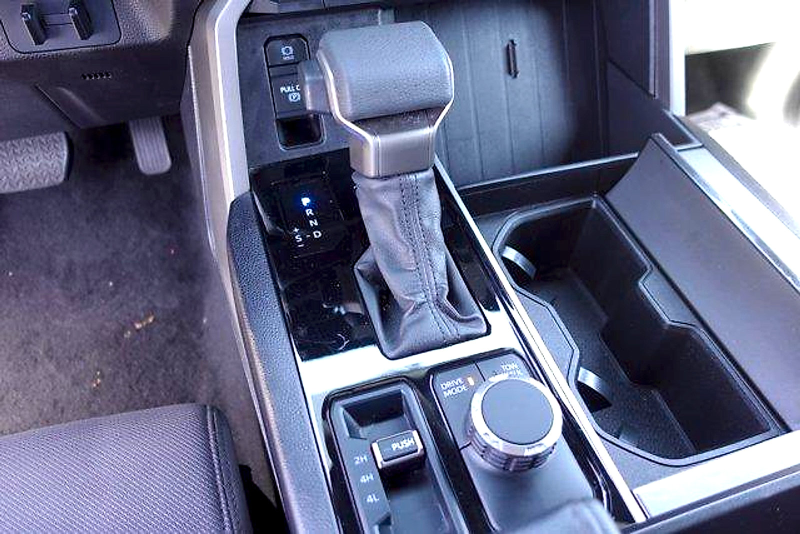 Certified 2025 Toyota Sequoia SR5 AWD/4WD image 19