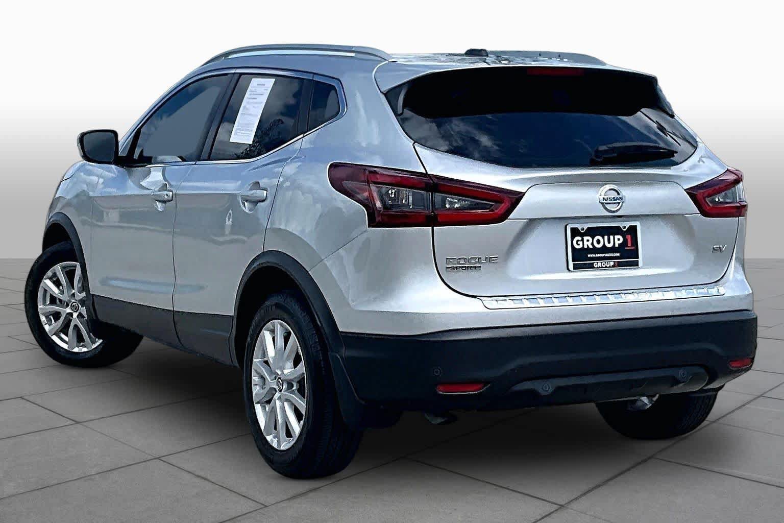 Used 2022 Nissan Rogue Sport SV FWD image 11