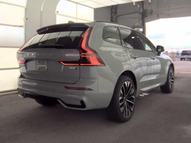 Used 2026 Volvo XC60 B5 Ultra AWD/4WD image 4