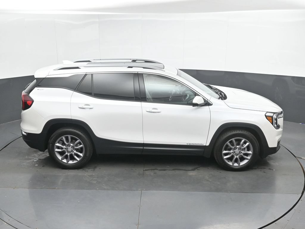 Used 2024 GMC Terrain SLT w/ Infotainment Package II AWD/4WD image 33