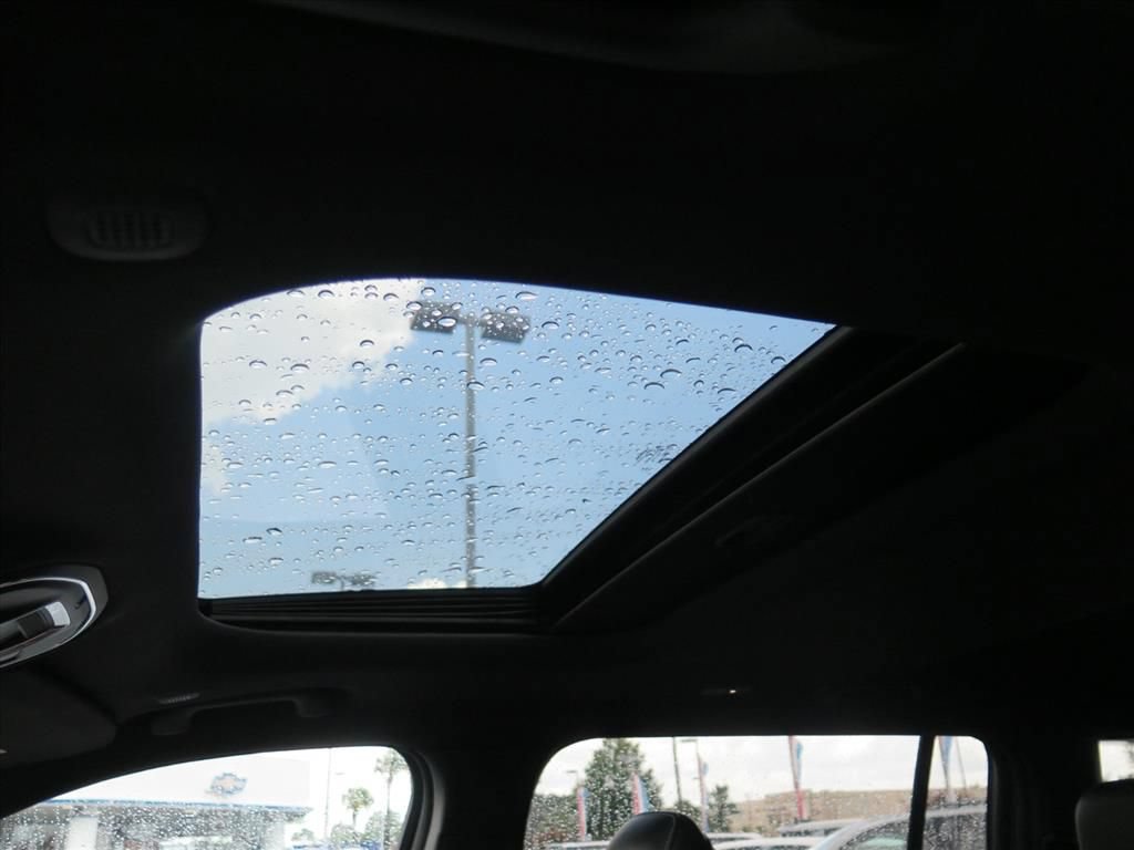 Used 2024 Jeep Grand Cherokee L Altitude RWD image 10