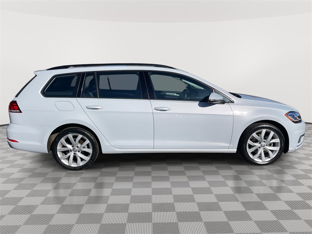 Used 2019 Volkswagen Golf SE image 5