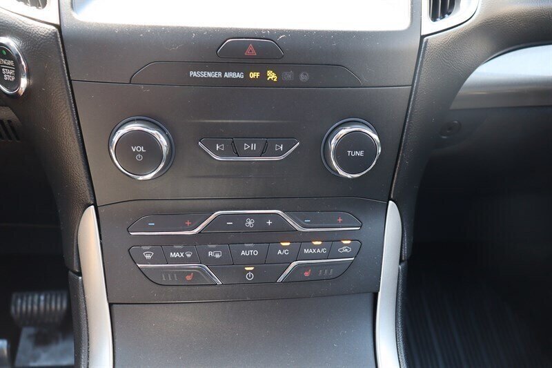 Used 2019 Ford Edge SEL w/ Equipment Group 201A AWD/4WD image 13