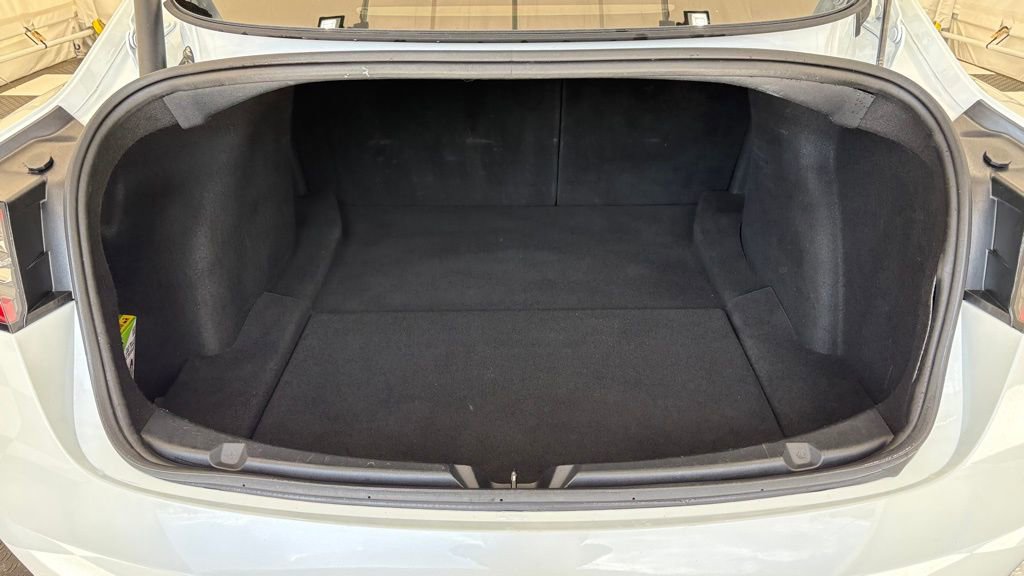 Used 2023 Tesla Model 3 Standard Range image 4