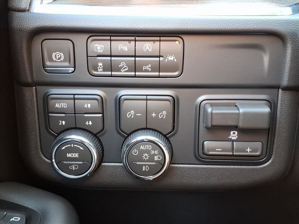 New 2026 Chevrolet Tahoe High Country AWD/4WD image 17