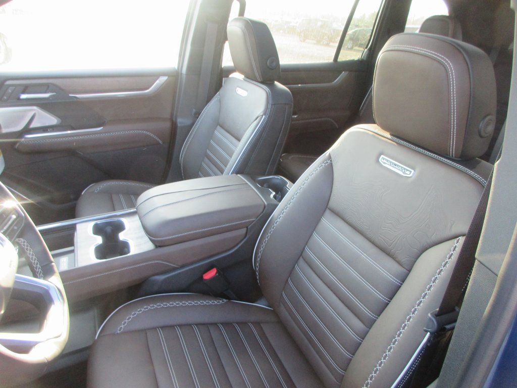 New 2026 GMC Acadia Denali Ultimate image 13