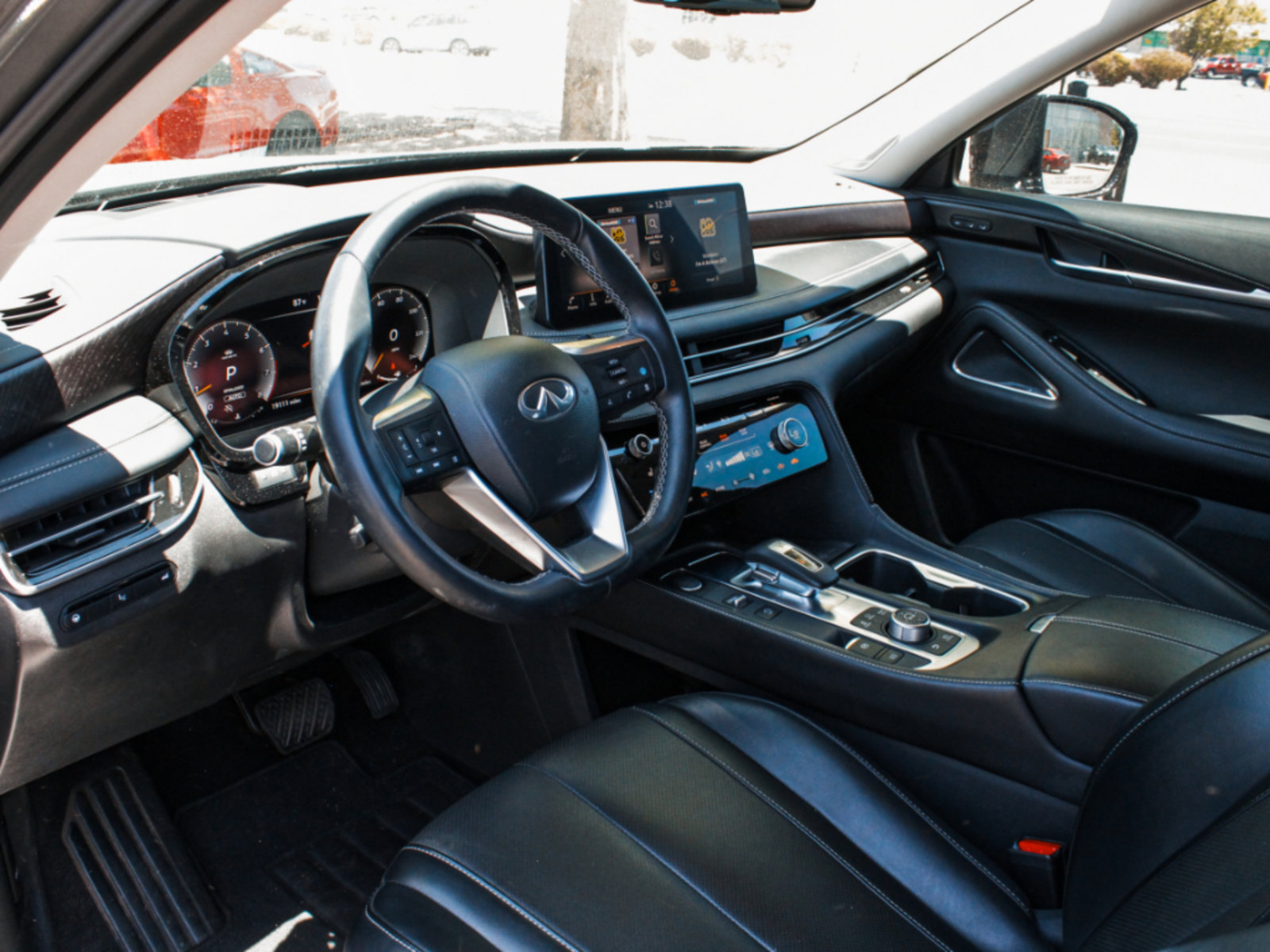 Used 2023 INFINITI QX60 Sensory w/ Vision Package AWD/4WD image 11