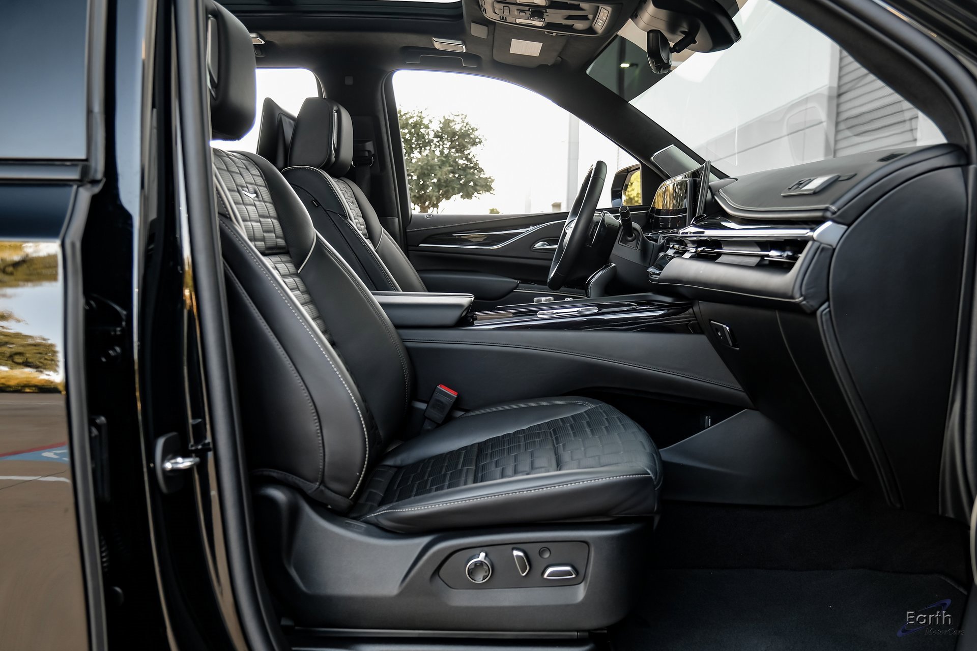 Used 2023 Cadillac Escalade V image 46