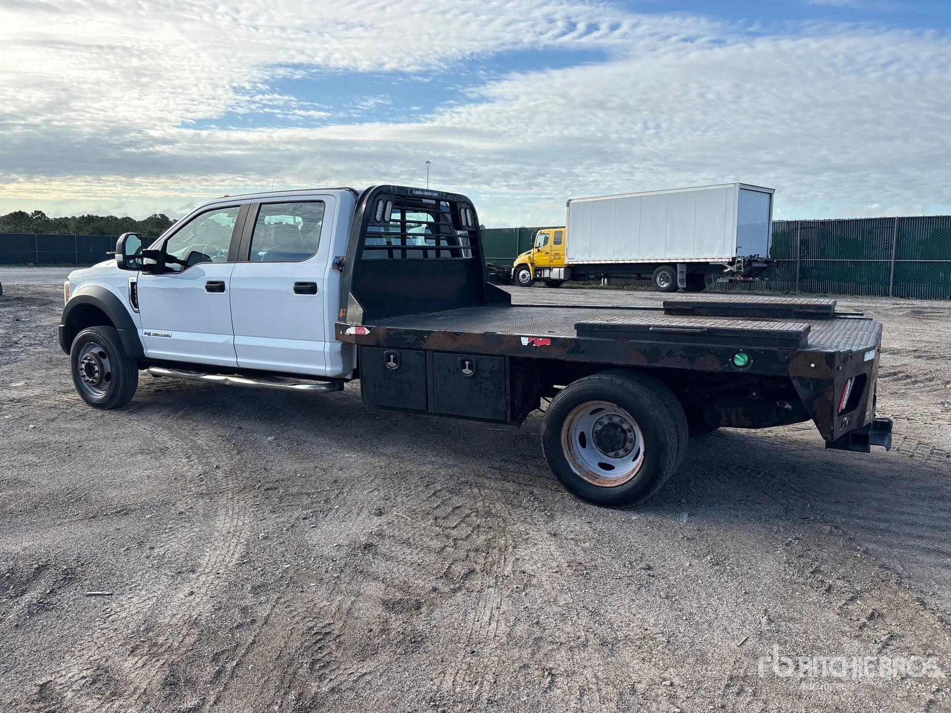 Used 2017 Ford F550 4x4 Crew Cab Super Duty image 2