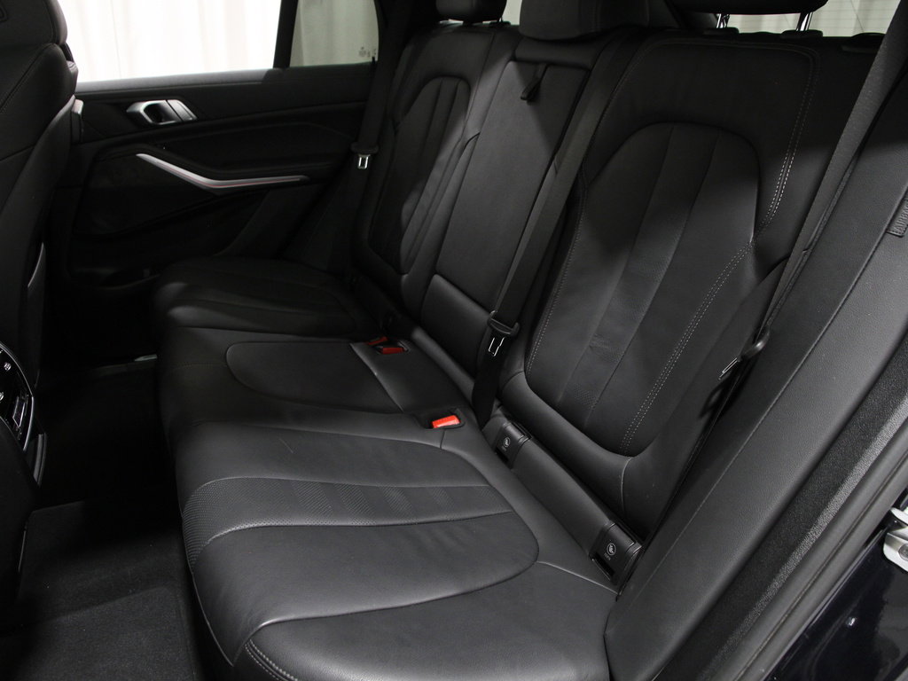Used 2022 BMW X5 xDrive40i w/ M Sport Package image 21