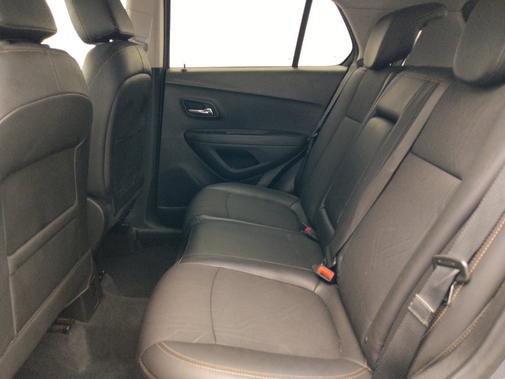 Used 2020 Chevrolet Trax LT w/ LT Convenience Package FWD image 18