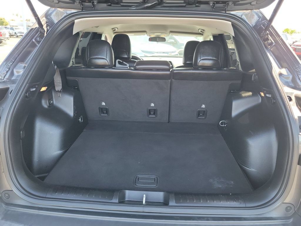 Used 2020 Jeep Cherokee Latitude Plus FWD image 24