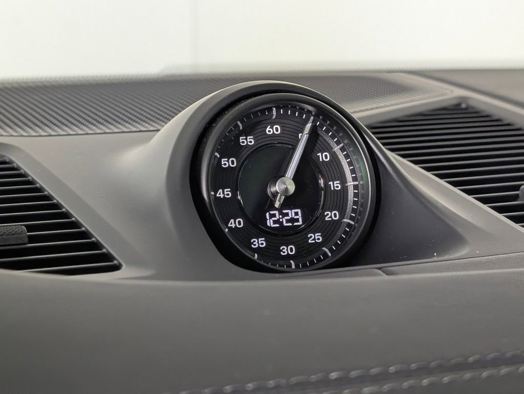 New 2026 Porsche Cayenne GTS image 32