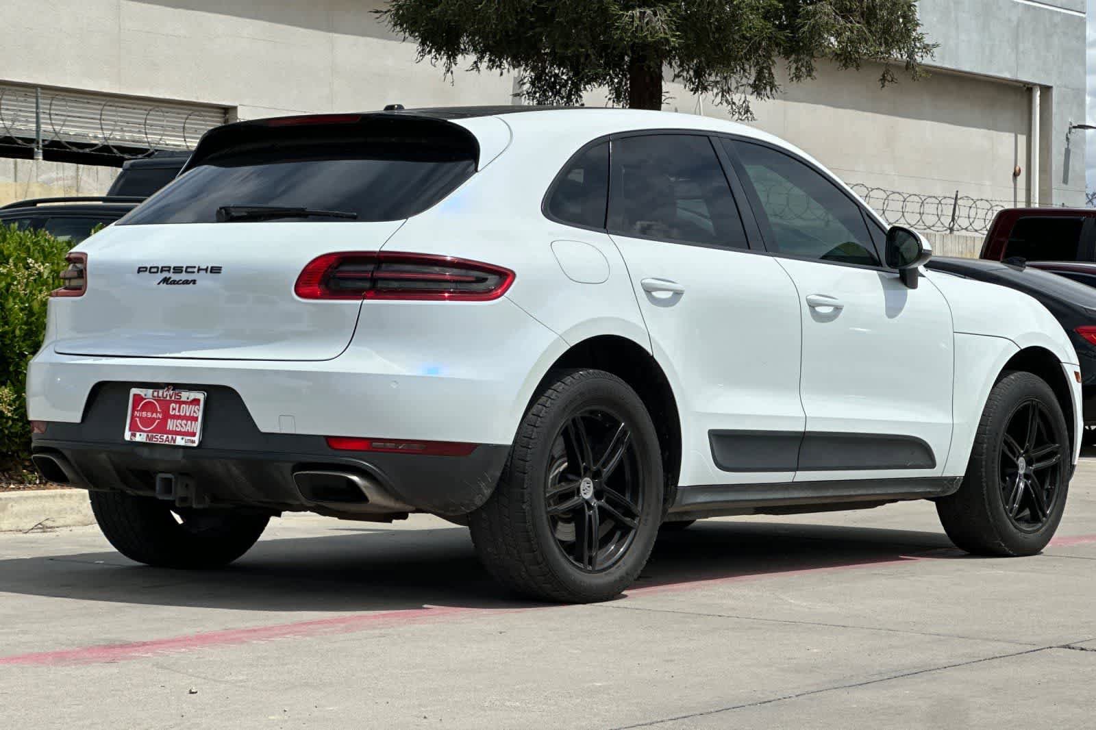 Used 2018 Porsche Macan image 3