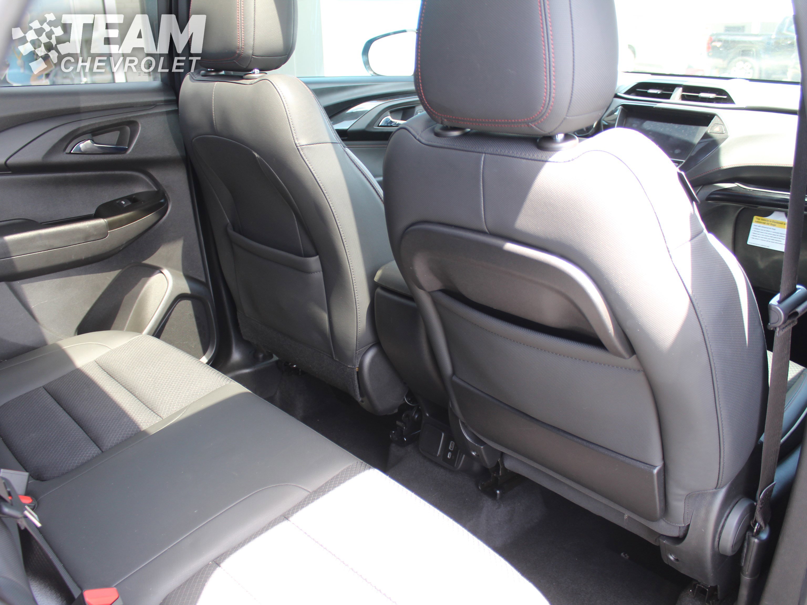 Used 2022 Chevrolet TrailBlazer RS w/ Sun and Liftgate Package AWD/4WD image 24