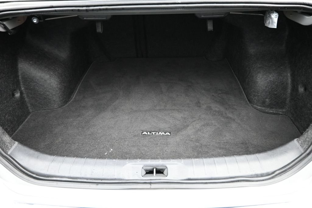 Used 2023 Nissan Altima 2.5 SR FWD image 15