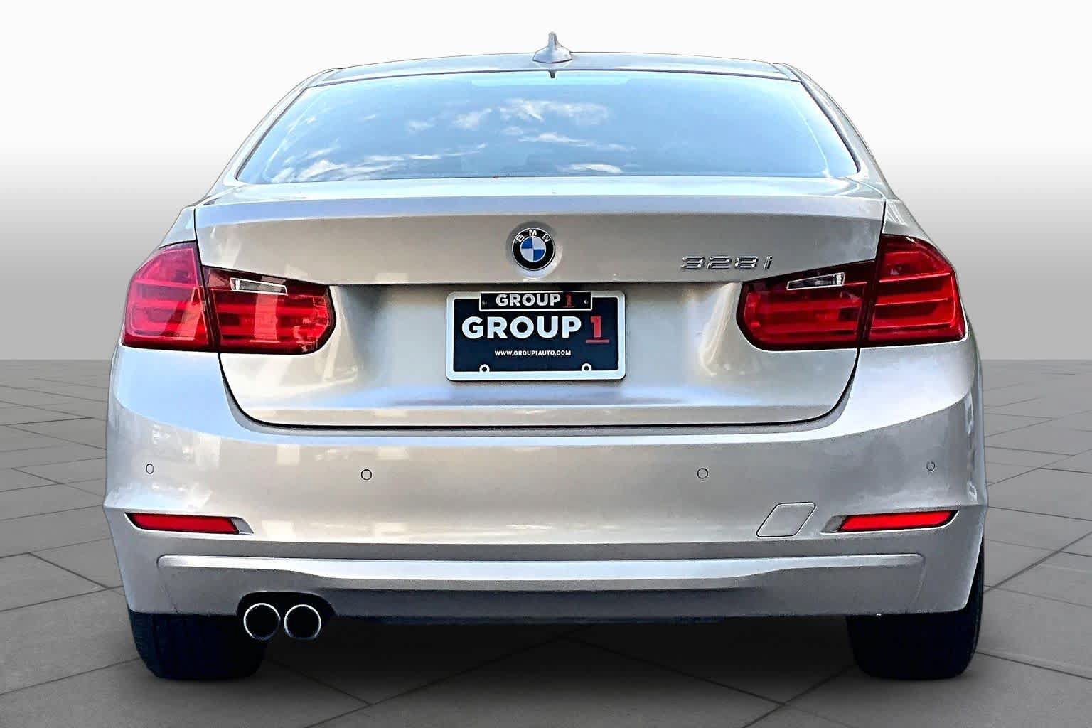 Used 2015 BMW 328i Sedan RWD image 5