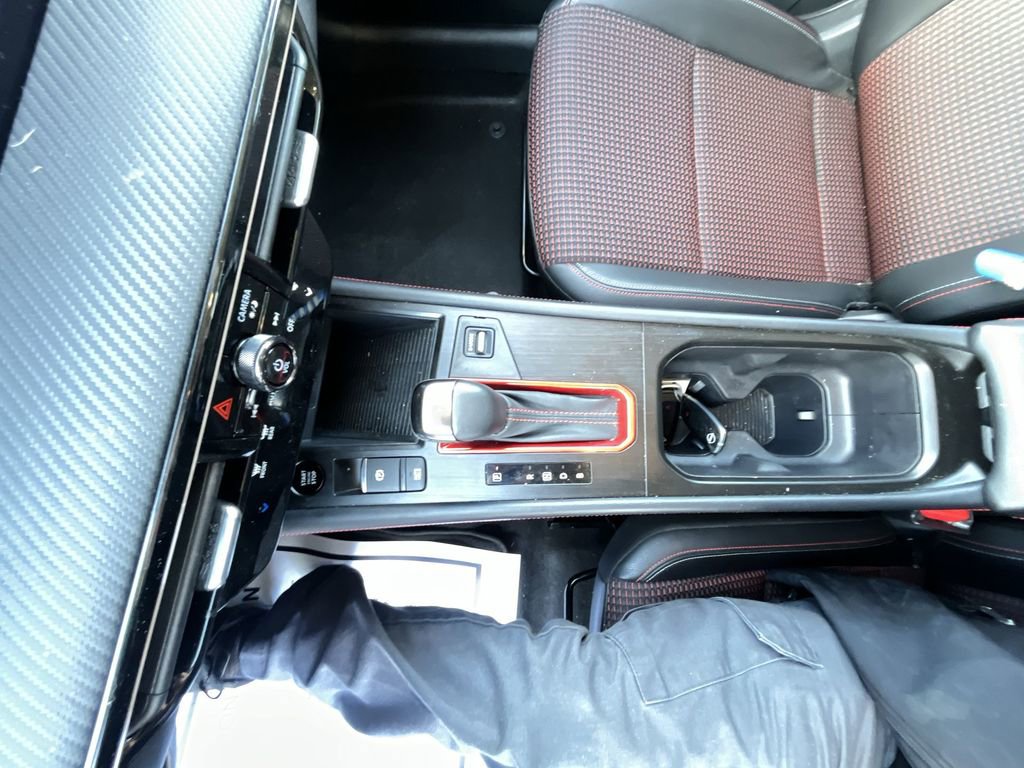 Used 2025 Nissan Kicks SR image 19