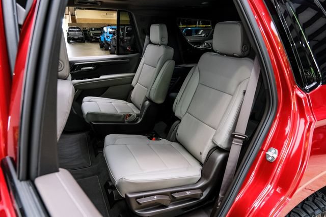 Used 2026 Chevrolet Tahoe Z71 w/ Comfort Package AWD/4WD image 14