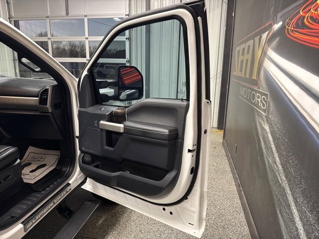 Used 2022 Ford F250 Lariat w/ Tremor Off-Road Package image 27