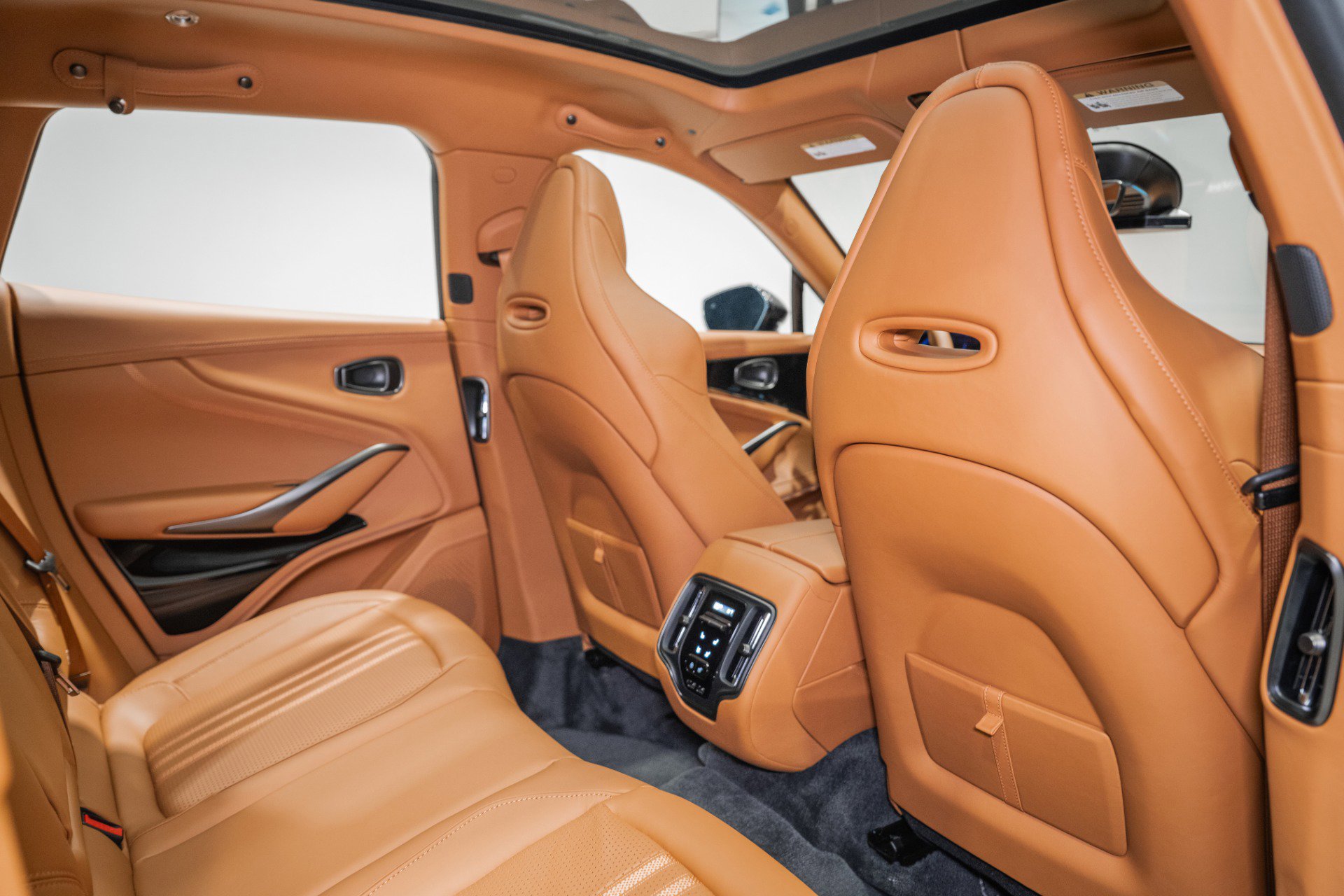 New 2026 Aston Martin DBX 707 image 18