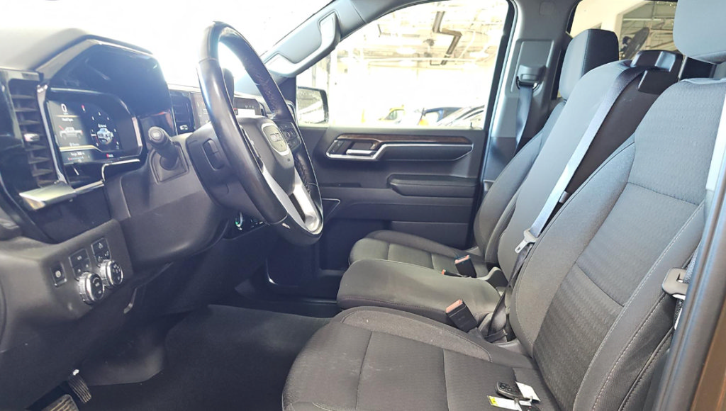 Used 2024 GMC Sierra 1500 Elevation AWD/4WD image 5