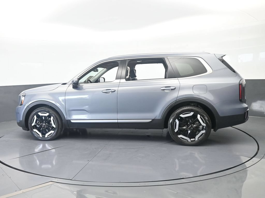 Used 2024 Kia Telluride EX AWD/4WD image 3