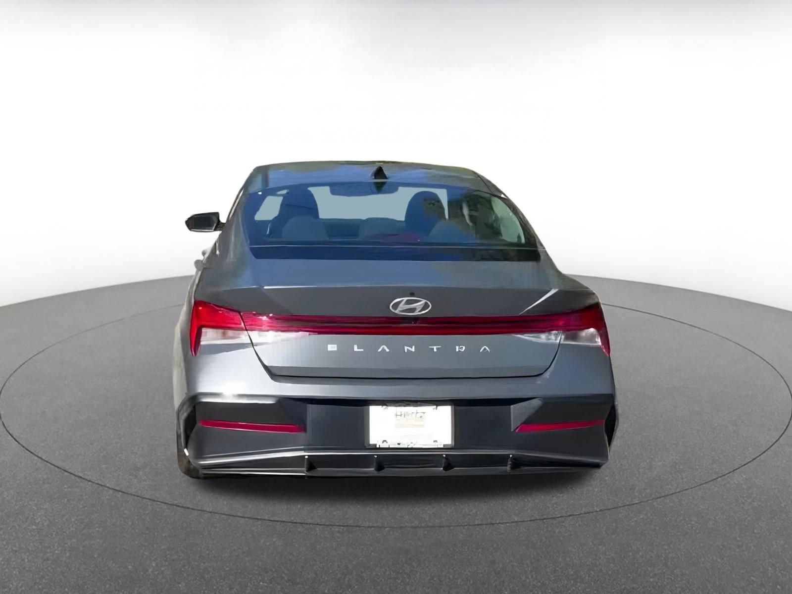 Used 2025 Hyundai Elantra SEL image 11