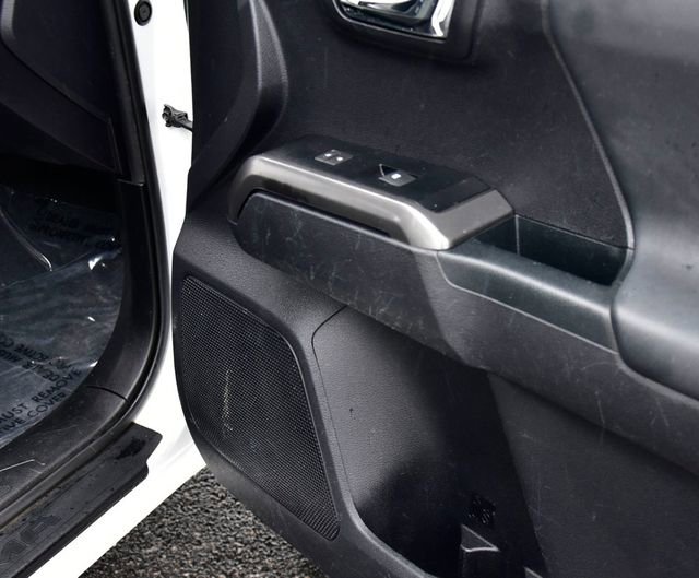 Used 2020 Toyota Tacoma TRD Off-Road image 14