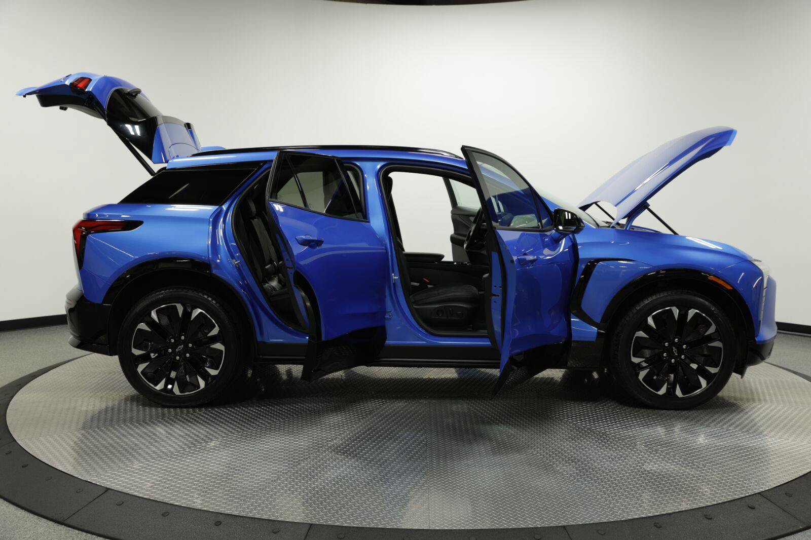 Certified 2024 Chevrolet Blazer EV RS AWD/4WD image 11